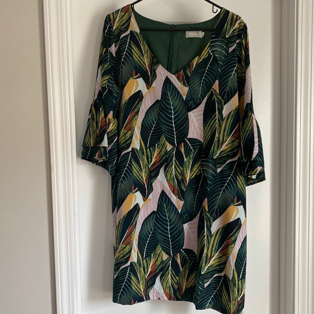Cute Ladies multi-colored dress (knee length); Size Large
